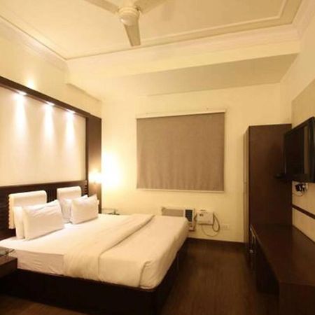 Hotel Shiva Residency Дехрадун Екстериор снимка