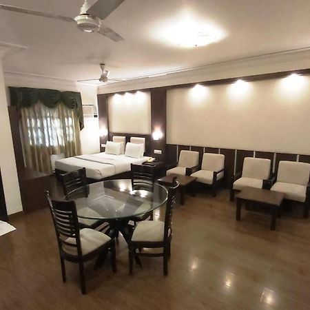 Hotel Shiva Residency Дехрадун Екстериор снимка