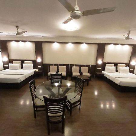 Hotel Shiva Residency Дехрадун Екстериор снимка