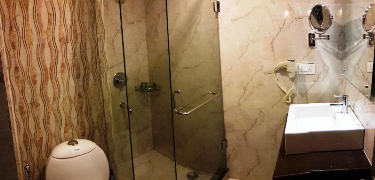 Hotel Shiva Residency Дехрадун Екстериор снимка