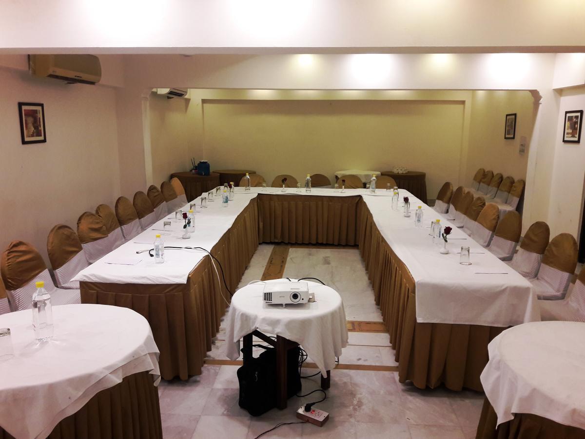 Hotel Shiva Residency Дехрадун Екстериор снимка