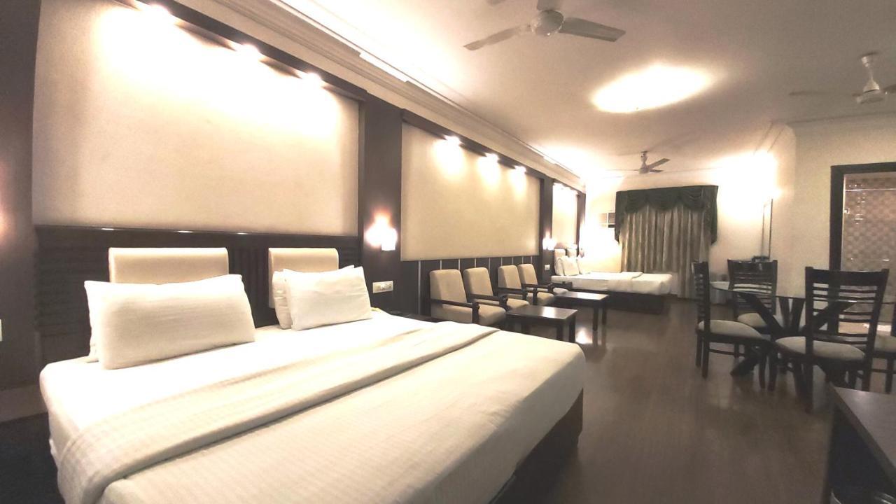 Hotel Shiva Residency Дехрадун Екстериор снимка